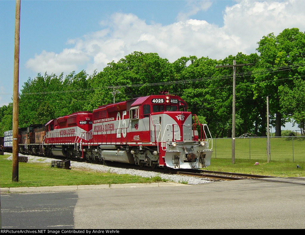 WSOR 4025's 25th Anniversary paint job still looks sharp